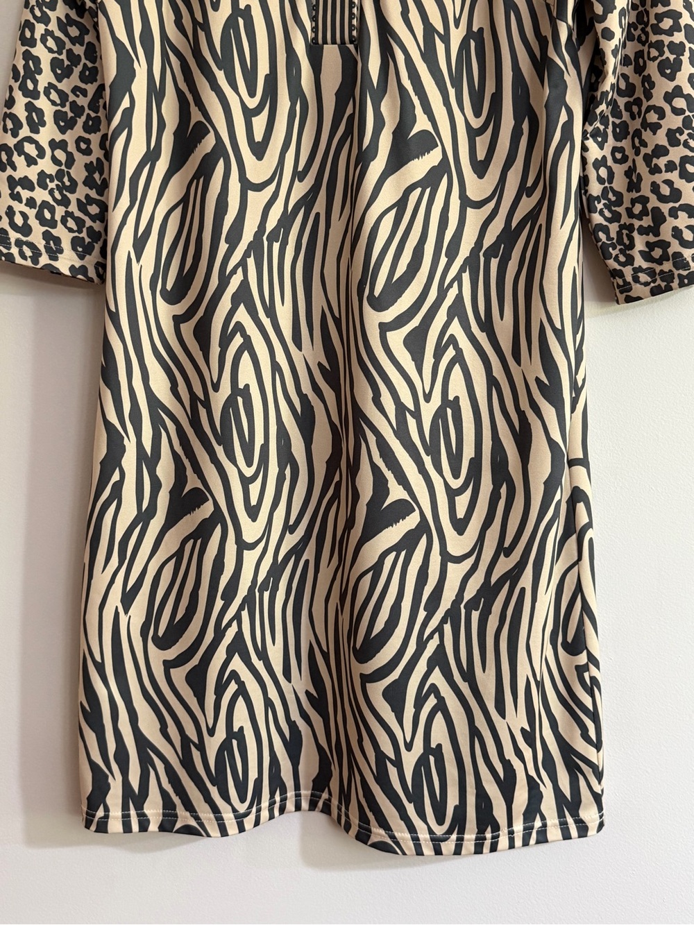 Gretchen Scott Jersey L Everywhere Tan/Black Animal Instincts Print Dress RESORT - Picture 6 of 13